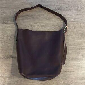 Madewell Essential Bucket Tote